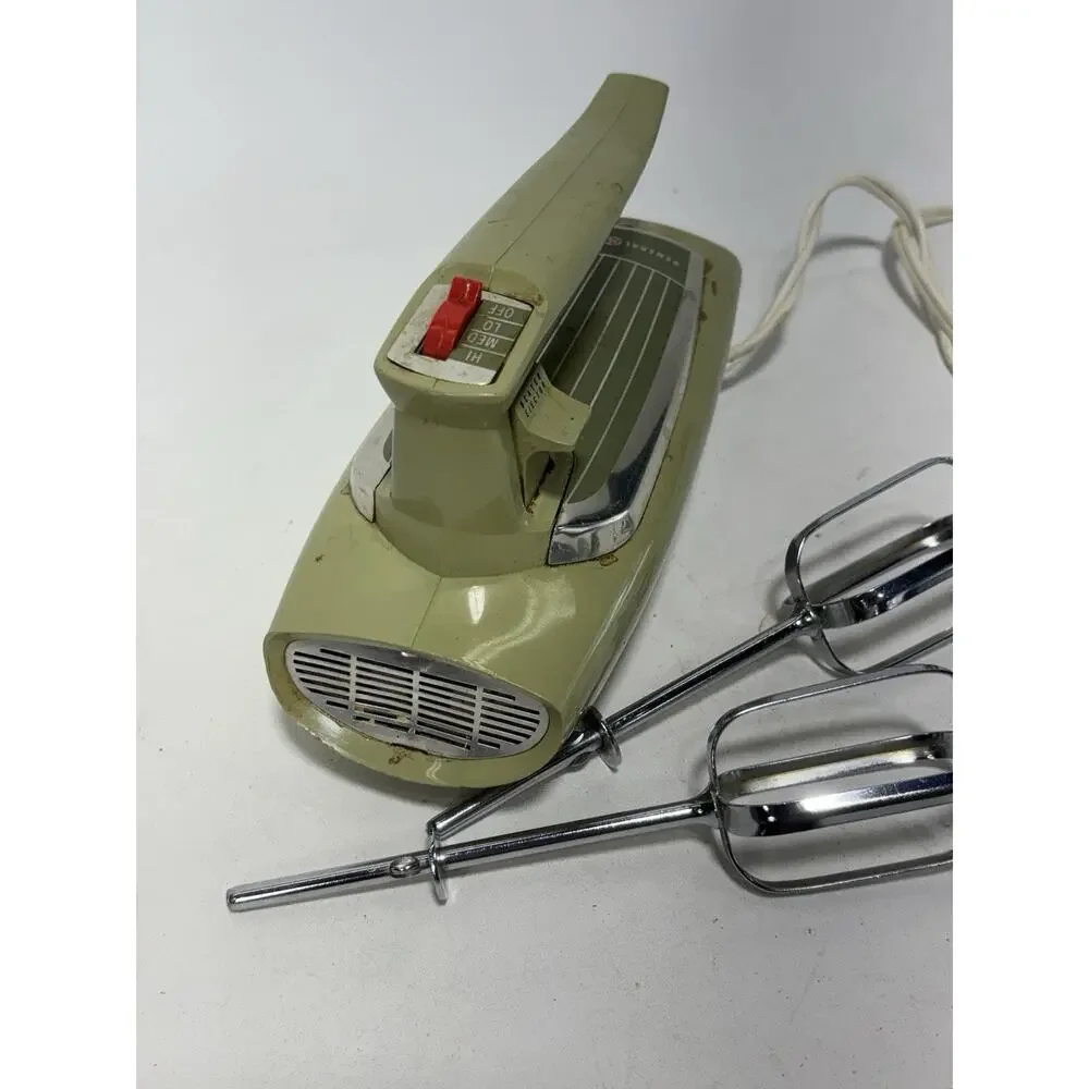 Vintage General Electric Hand Mixer Avocado Green MCM GE w/ Beaters WORKING